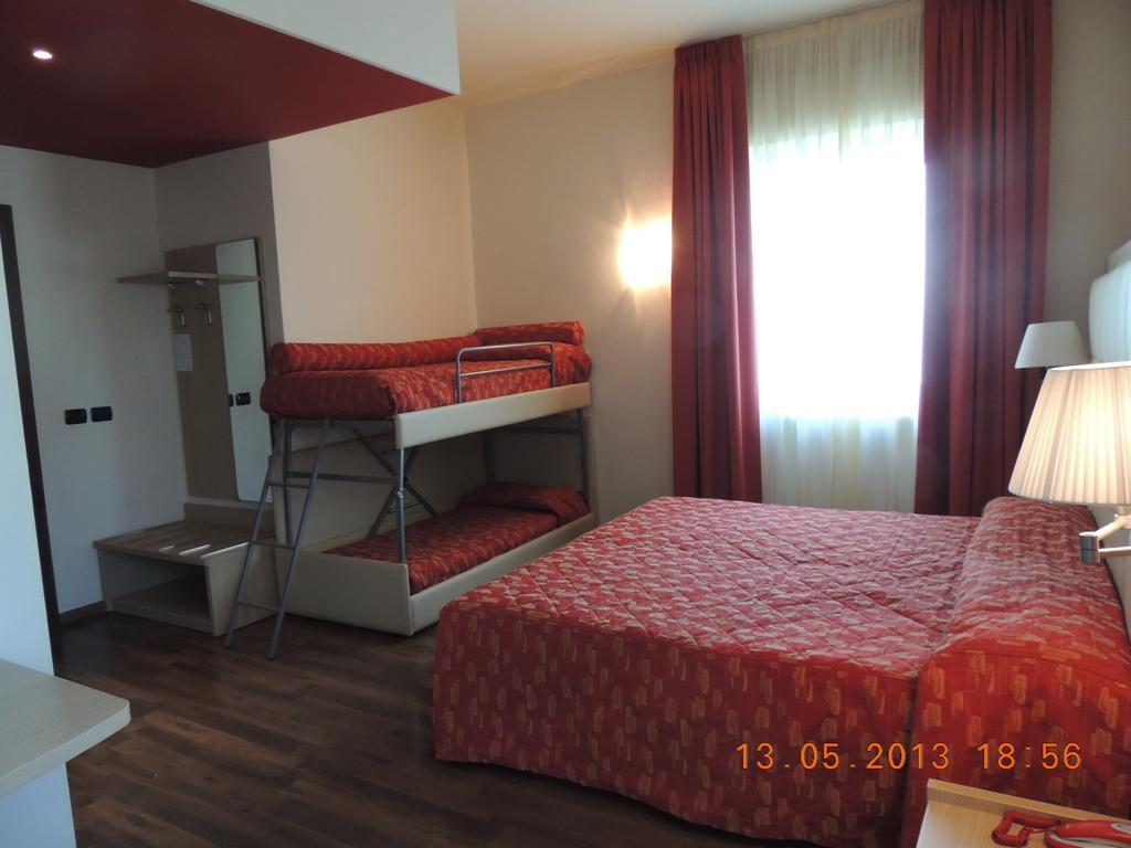 Hotel Gasparina Castelnuovo del Garda Cameră foto