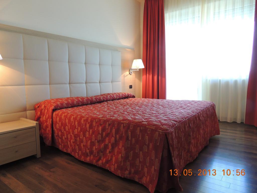 Hotel Gasparina Castelnuovo del Garda Cameră foto