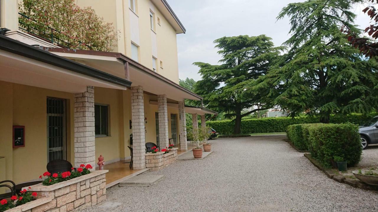 Hotel Gasparina Castelnuovo del Garda Exterior foto
